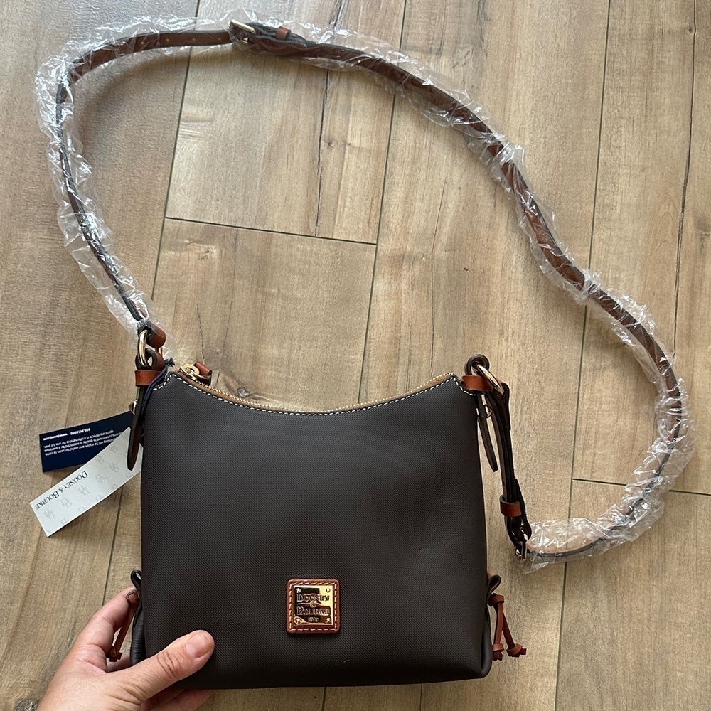 NWT Dooney & Bourke North South 2024 Crossbody Brown/Chocolate with Dust Bag